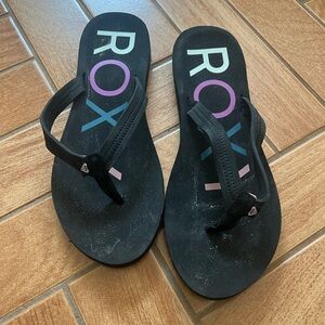 Roxy Black Flip Flops with Multicolor Logo